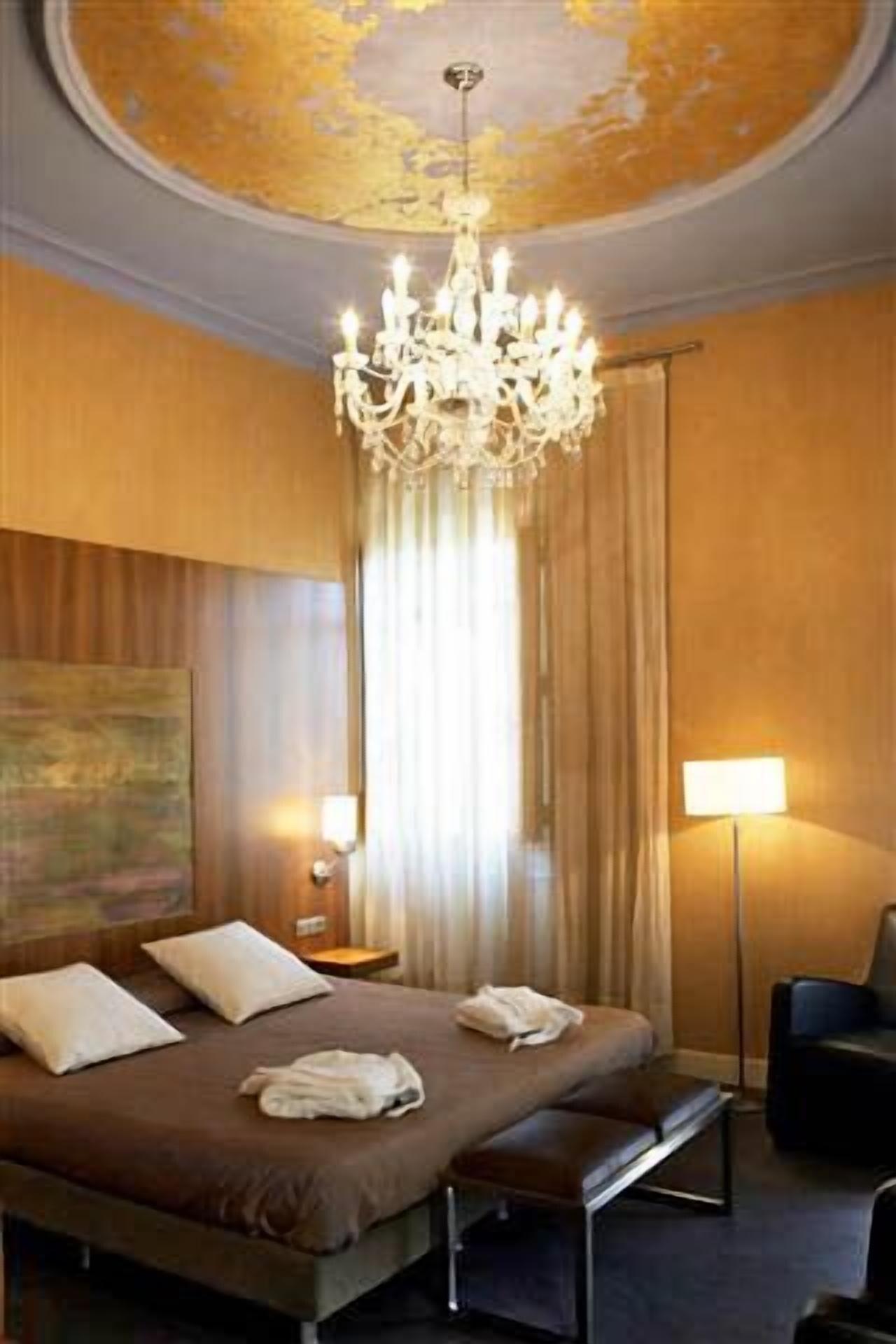 Hotel Sant Roc Solsona Bagian luar foto