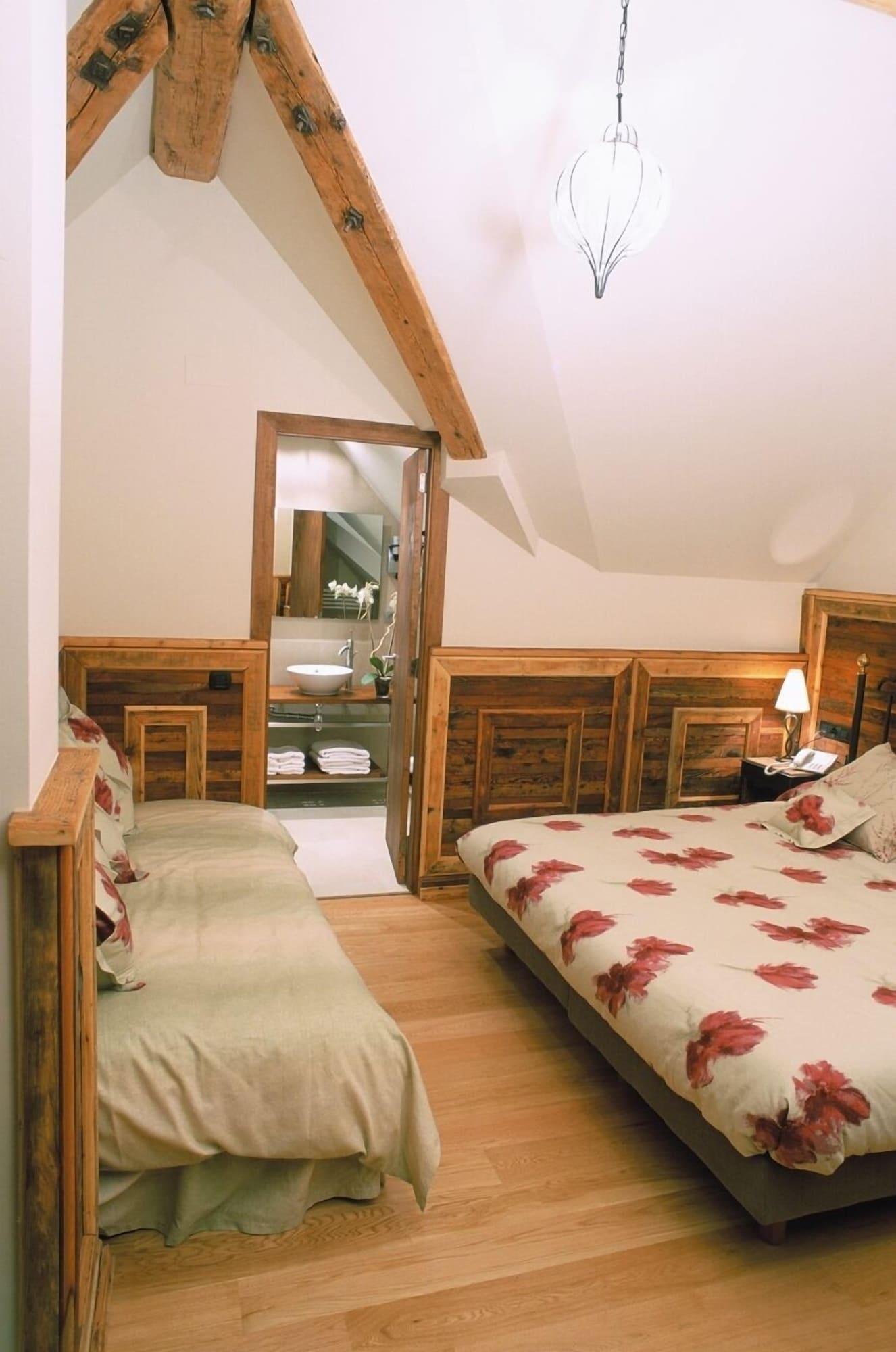 Hotel Sant Roc Solsona Bagian luar foto