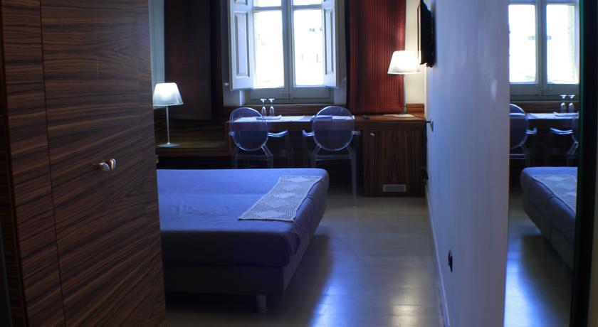 Hotel Sant Roc Solsona Bagian luar foto