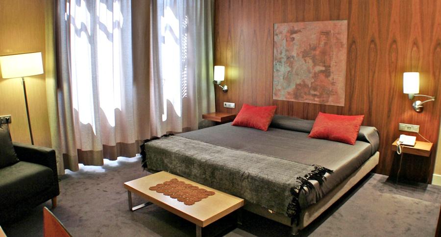Hotel Sant Roc Solsona Bagian luar foto