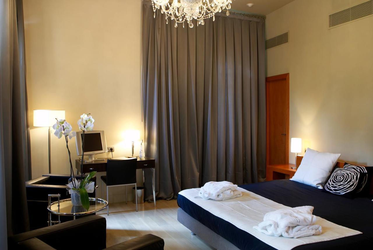 Hotel Sant Roc Solsona Bagian luar foto
