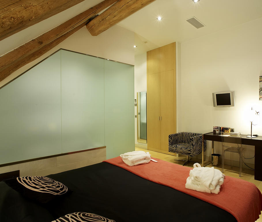 Hotel Sant Roc Solsona Bagian luar foto